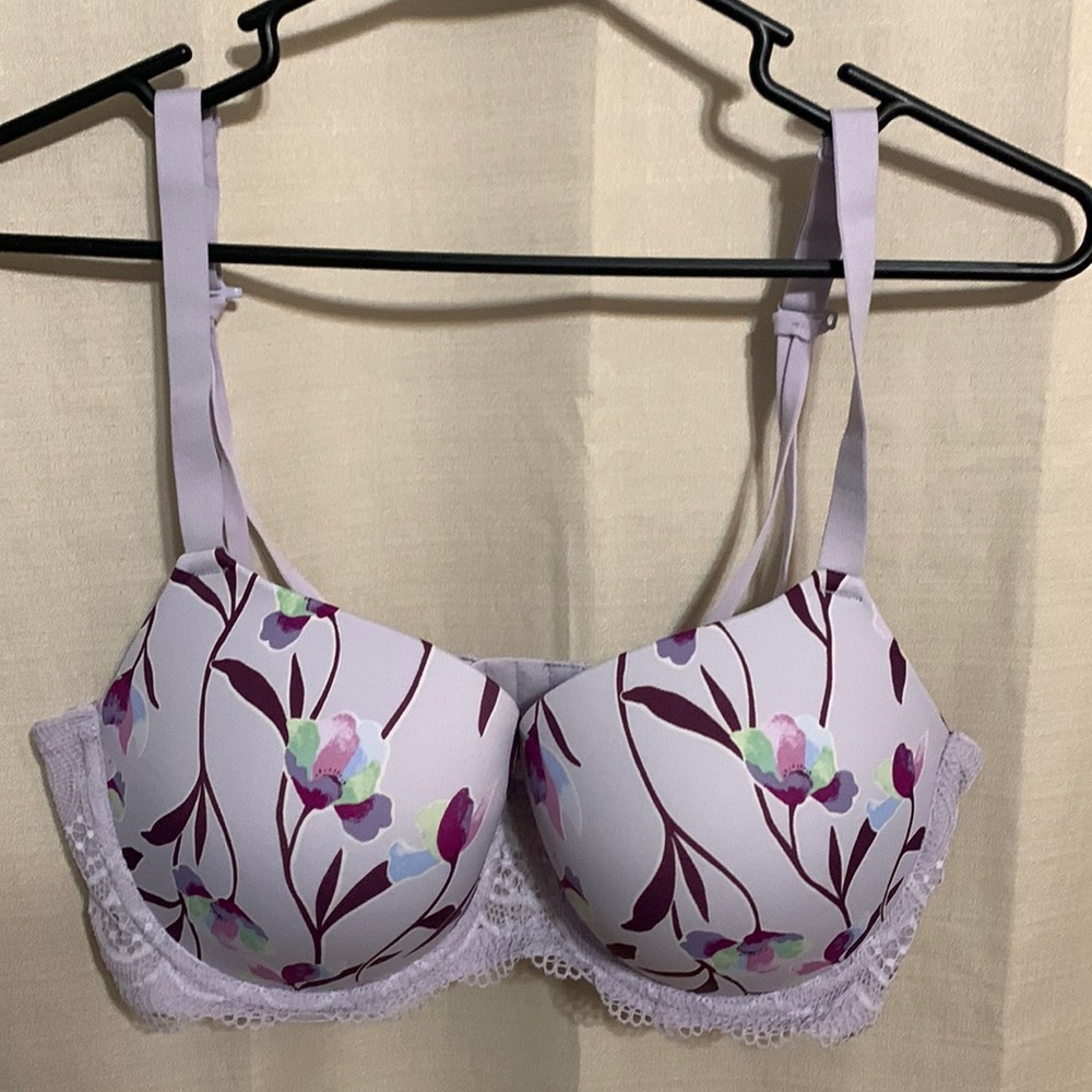New- tags not attached (took off before it was tried on) 38D